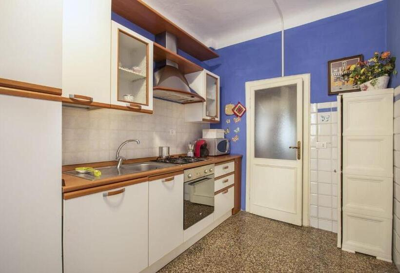 اتاق خانوادگی, Rooms Corte Delle Uova Centro Storico Piazza San Michele