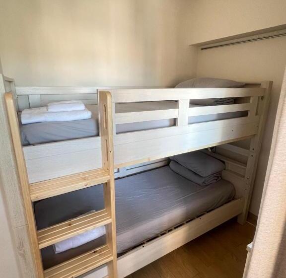 Habitación Estándar, Sendagi Guest House