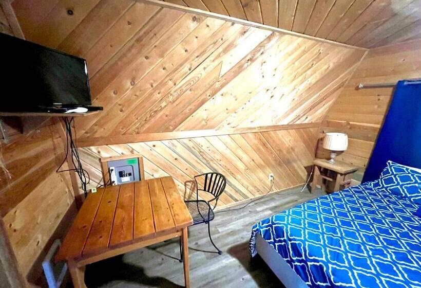 Апартаменты 1 Спальня, Triple G’s Resort   Cabin 1