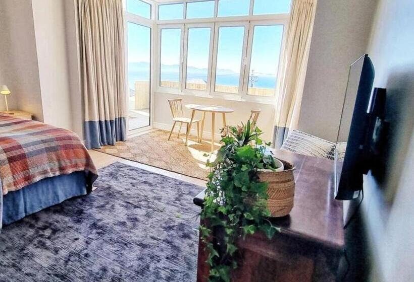 Люкс Повышенной Комфортности, The Dragon Tree Guesthouse