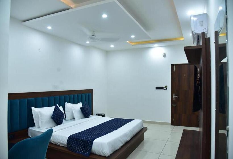 اتاق استاندارد, Lucky Inn