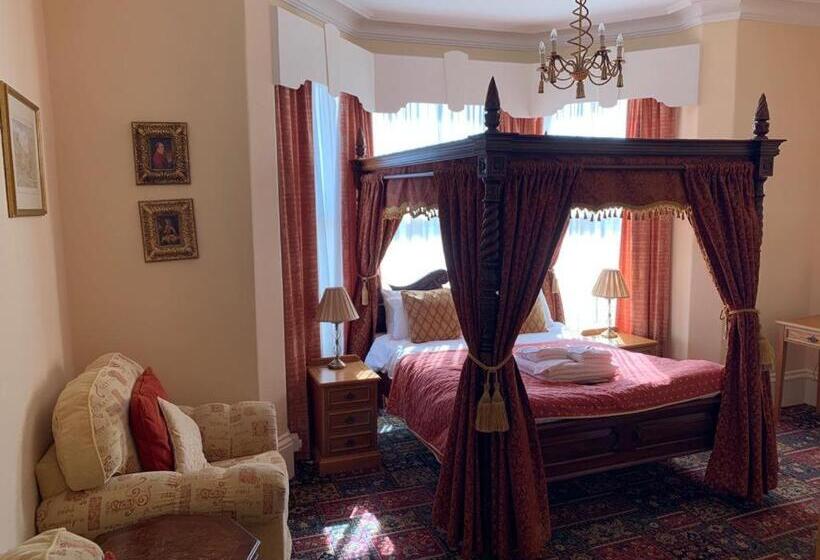 اتاق استاندارد, The Redcliffe
