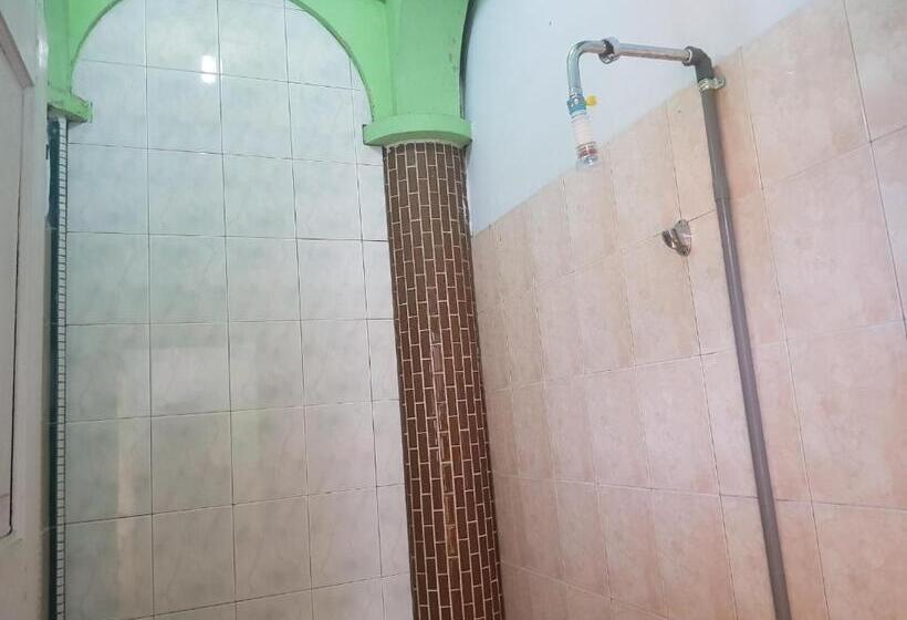 Номер Economy, Oyo 93237 Hotel Triarga