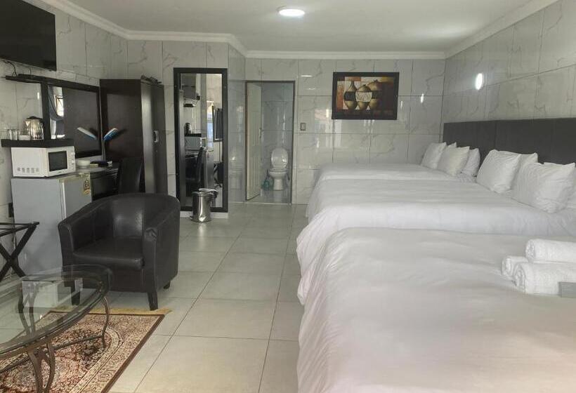 스탠다드 트리플 룸, Tony S Guest House 1