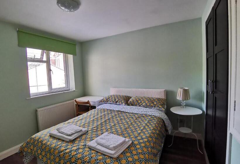 带共用浴室的标准房间, Solo Stay London Zone 1