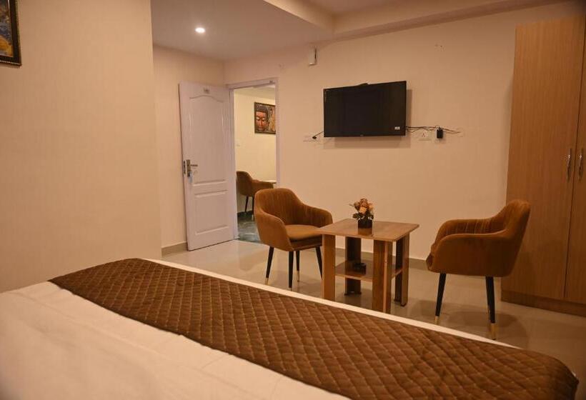 스탠다드 룸 킹사이즈 침대, Pine Ville Shimla