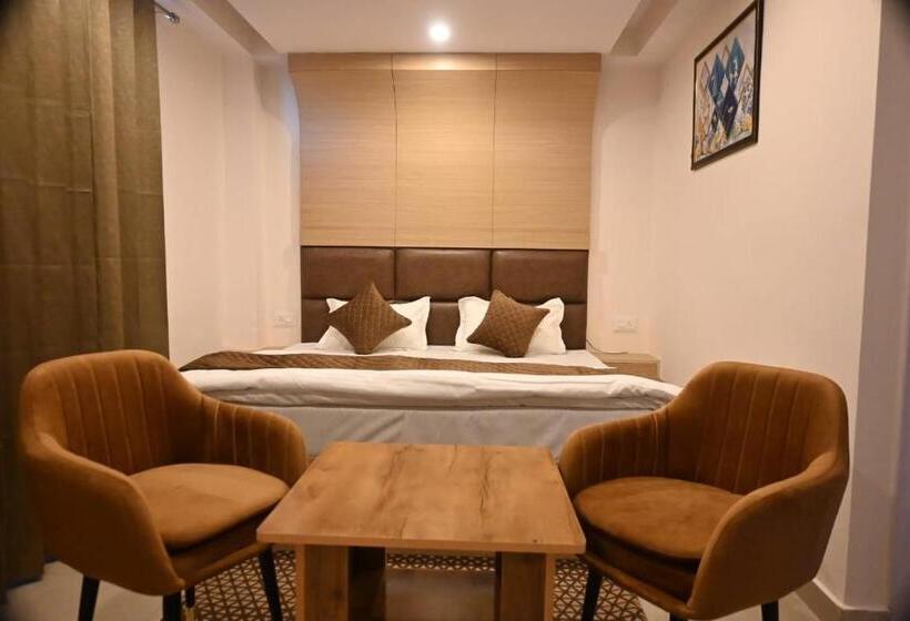 Стандартный Номер Кровать Кинг, Pine Ville Shimla