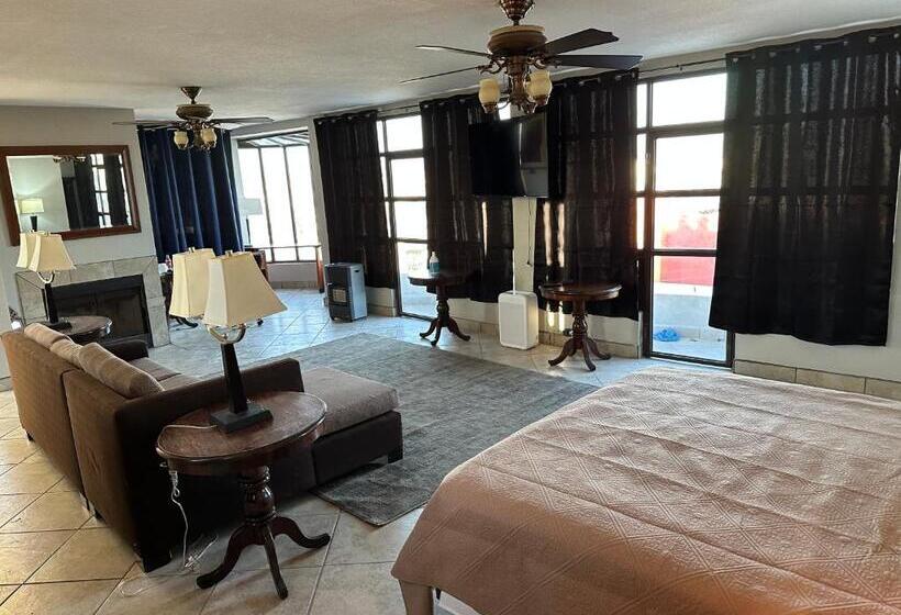 سوئیت با بالکن, La Casona Penthouse Mansión