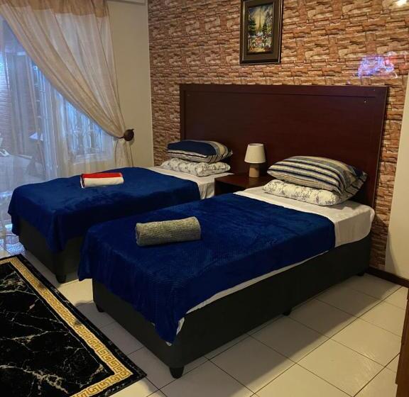 Номер Стандарт, Comrades Oasis Guest House