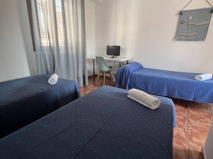 스탠다드 트리플 룸, Hostal Corper Navalcarnero