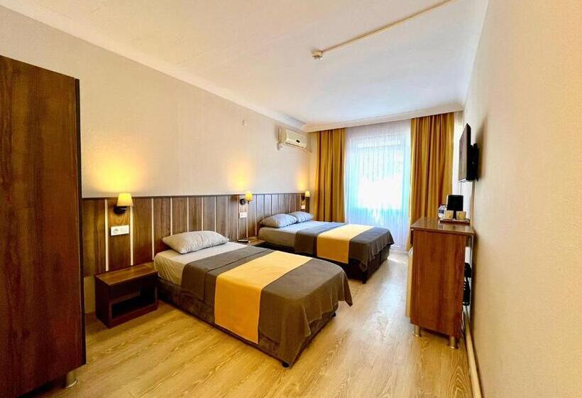 스탠다드 트리플 룸, Cord Hotel & Resort