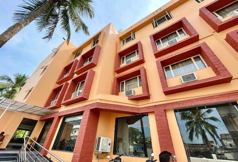Номер Superior, Rockbay ! Puri, Swimming Pool Lift And Parking Facility Near Sea Beach & Temple Breakfast Included