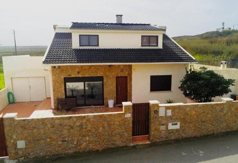 Дом 4 Спальни, Palmeiras Beach House   Santa Cruz