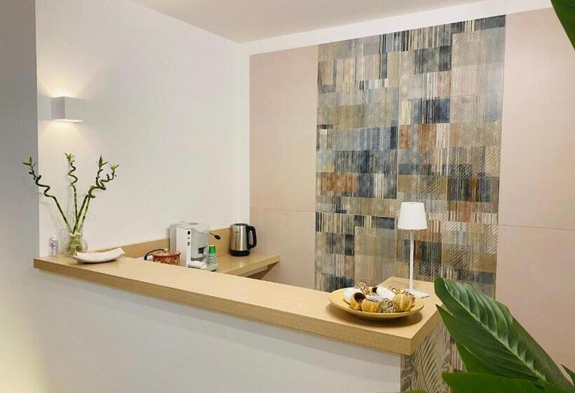اتاق لوکس چهار تخته, B&b Selâavì Stabia