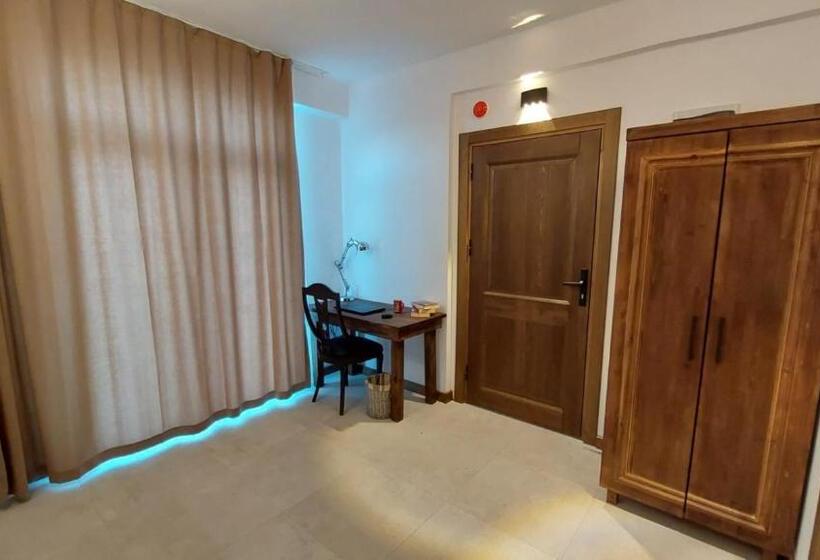Номер Стандарт с Балконом, Seron Mountain House
