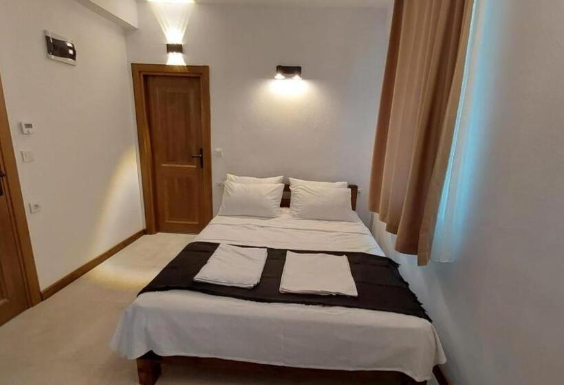 Номер Стандарт Вид на Сад, Seron Mountain House