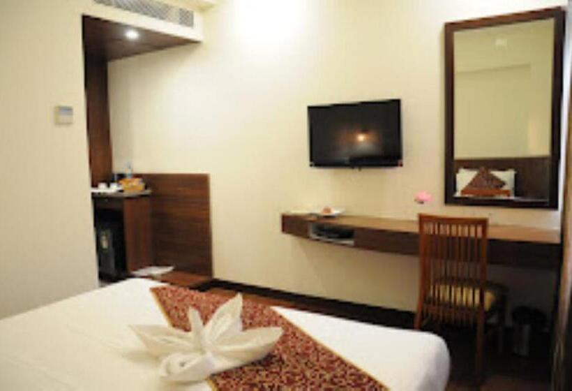 デラックスルーム, Dev International, Chhindwara