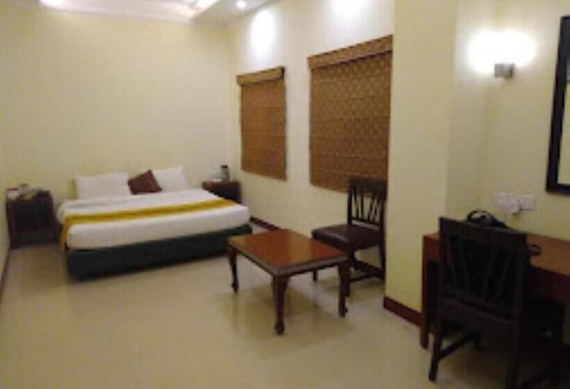 デラックスルーム, Dev International, Chhindwara