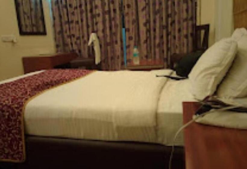 デラックスルーム, Dev International, Chhindwara