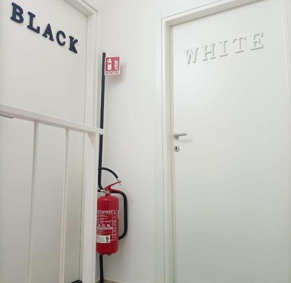 Номер Deluxe Одноместный, Newhouse Rooms Black & White