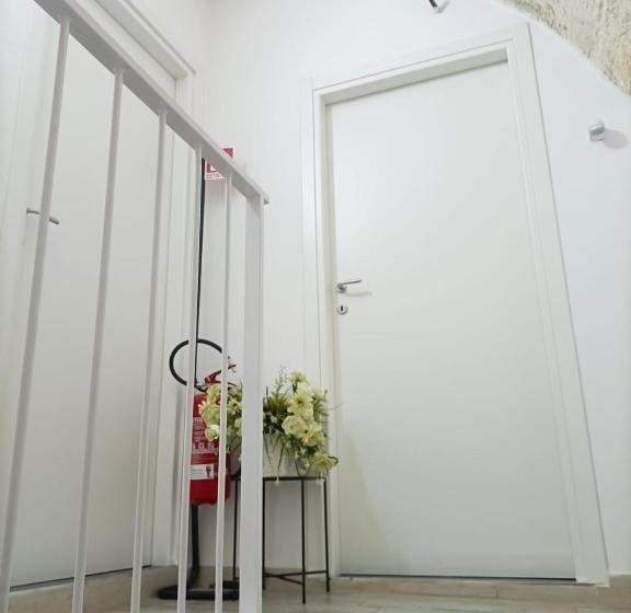 싱글 디럭스 룸, Newhouse Rooms Black & White