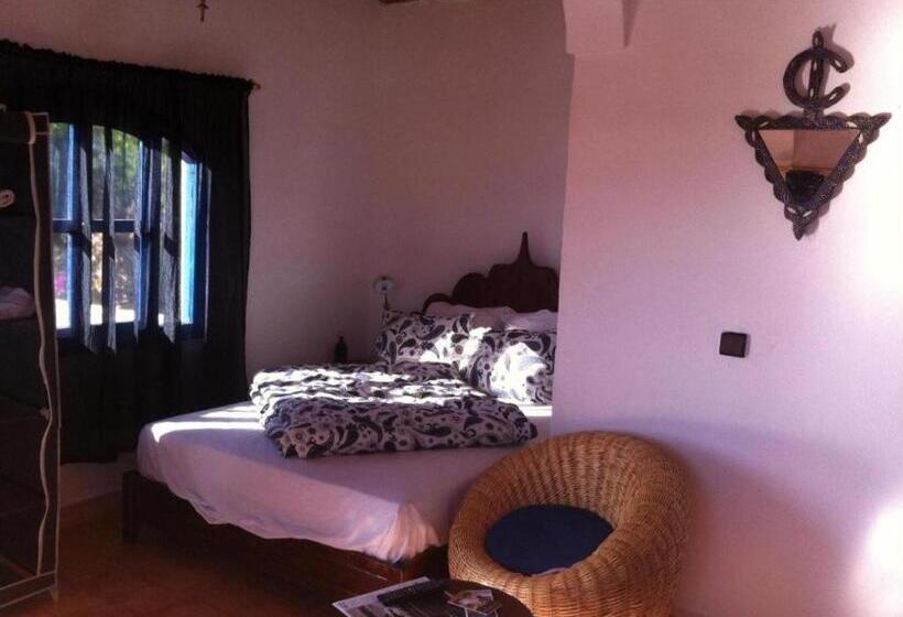 스탠다드 트리플 룸, Room In Guest Room   Room In Villa Lair De La Mer No0969