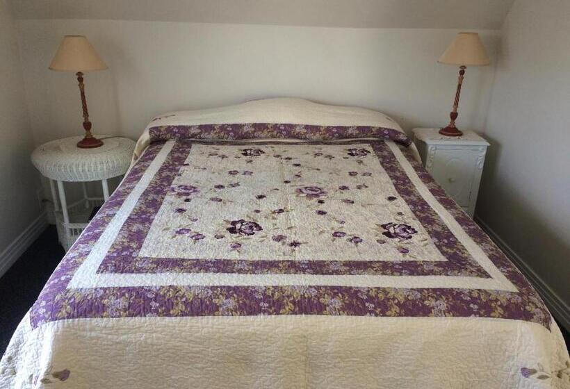 带1个卧室的带阳台的公寓, Angie's Guest Cottage