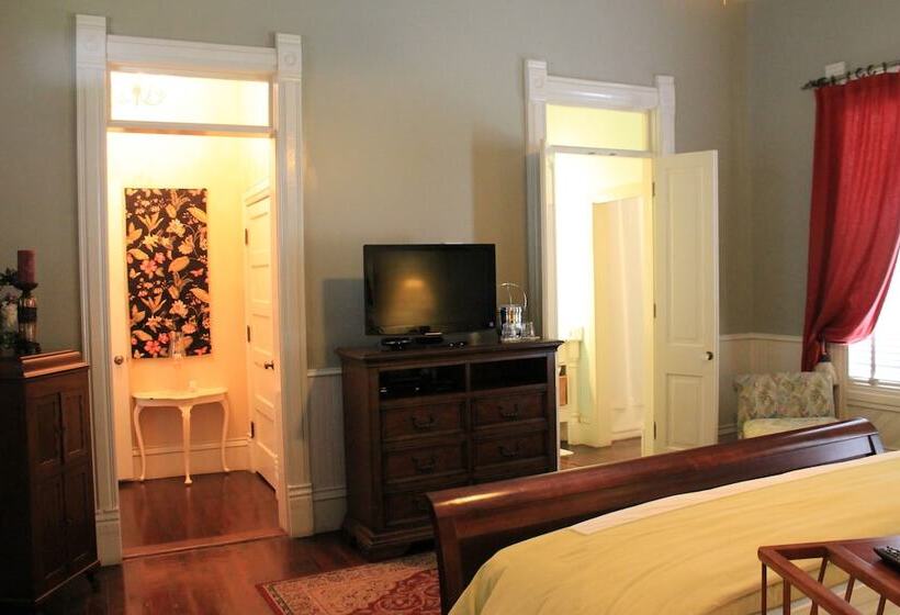 Люкс Вид на Сад, Grand Magnolia Ballroom & Suites