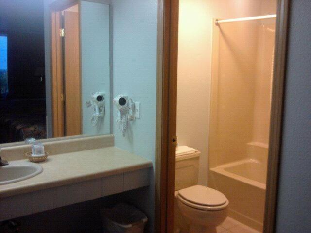 스탠다드 룸, Quail's Nest Inn & Suites