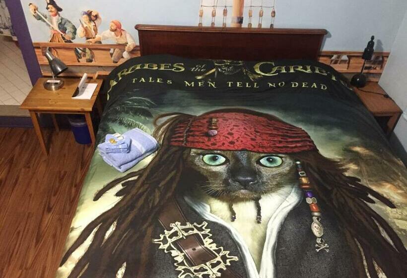 Семейный Номер, The Pirate Haus Inn