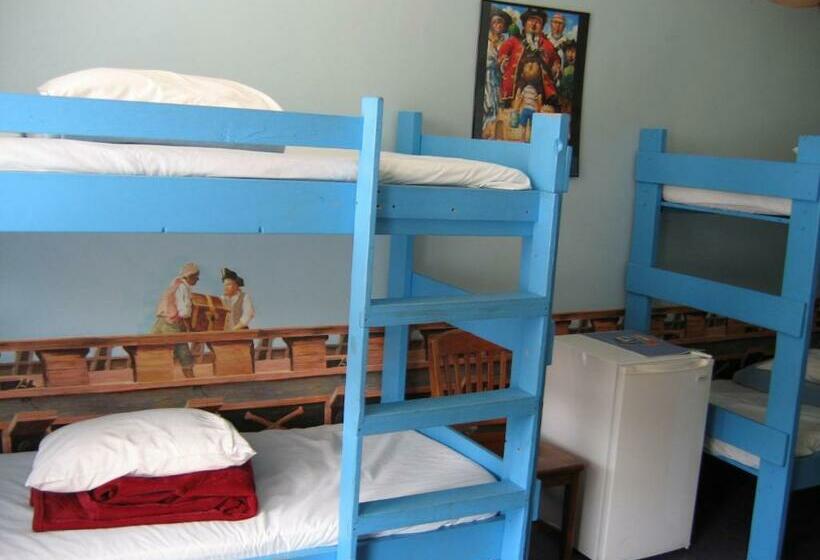 Семейный Номер, The Pirate Haus Inn