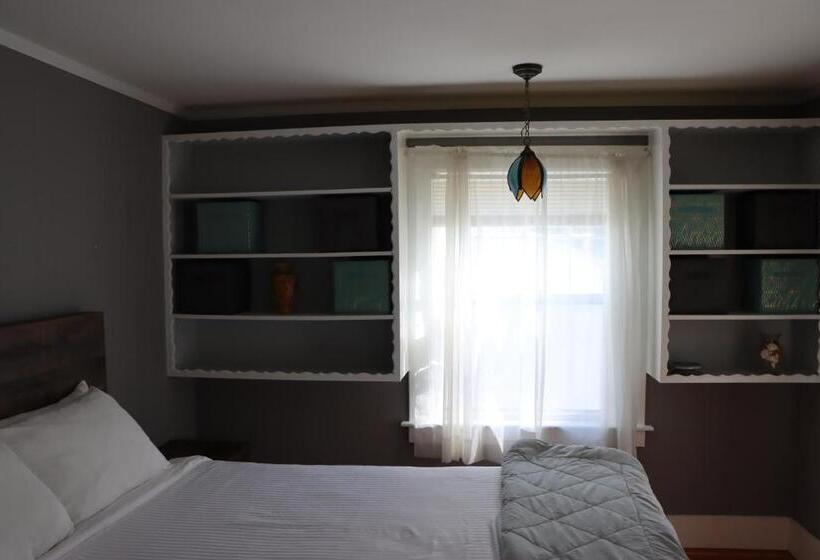 Дом 4 Спальни, Sea View Motel