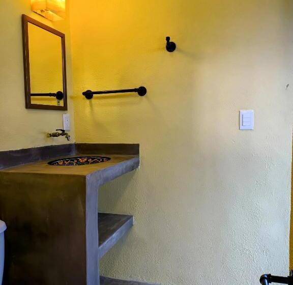 Номер Deluxe, Oridleys Hostel16