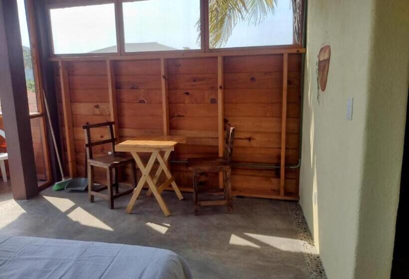 Номер Deluxe, Oridleys Hostel16