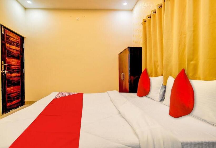 Трехместный Номер Классика, Oyo Hotel Darshini