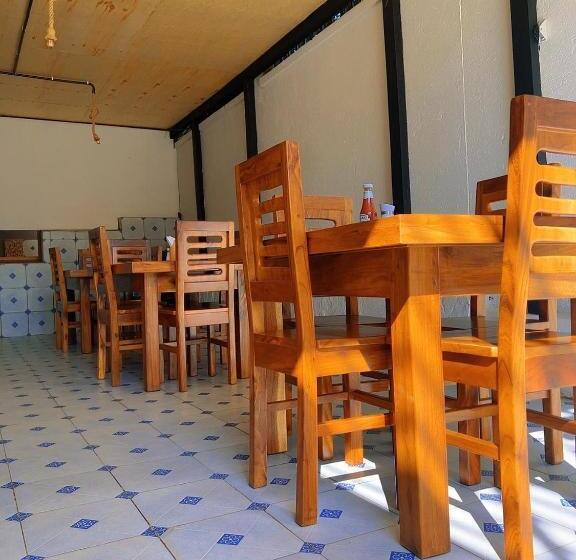 اتاق استاندارد با چشم‌انداز باغ, Airportlinkguesthouse2