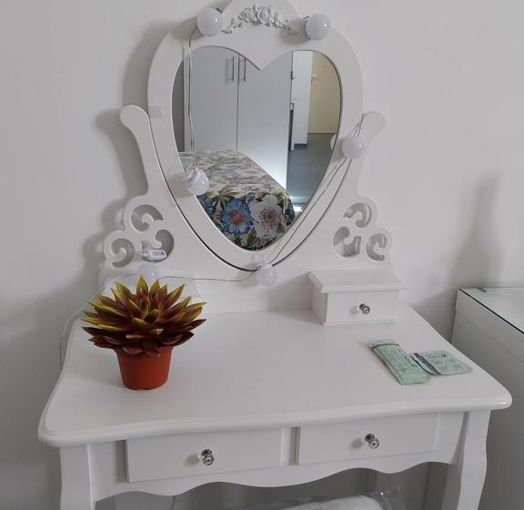 اتاق سوپریور با تخت بزرگ, Suite Al Borgo