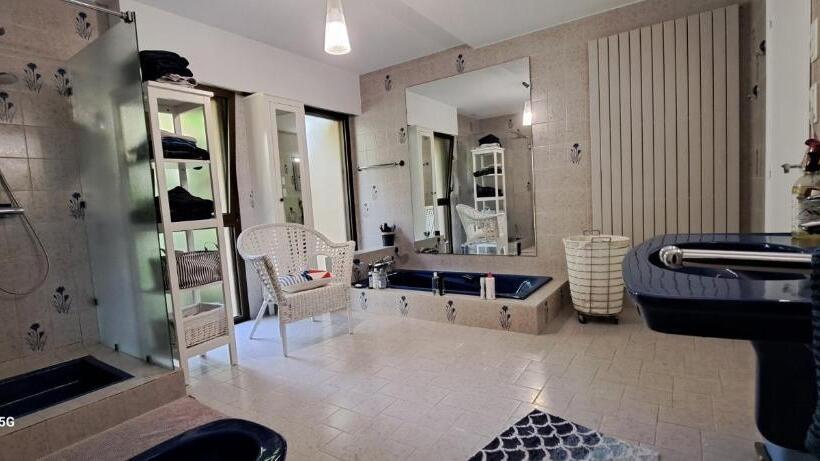Стандартный Номер Кровать Кинг, Jardin Des Chats