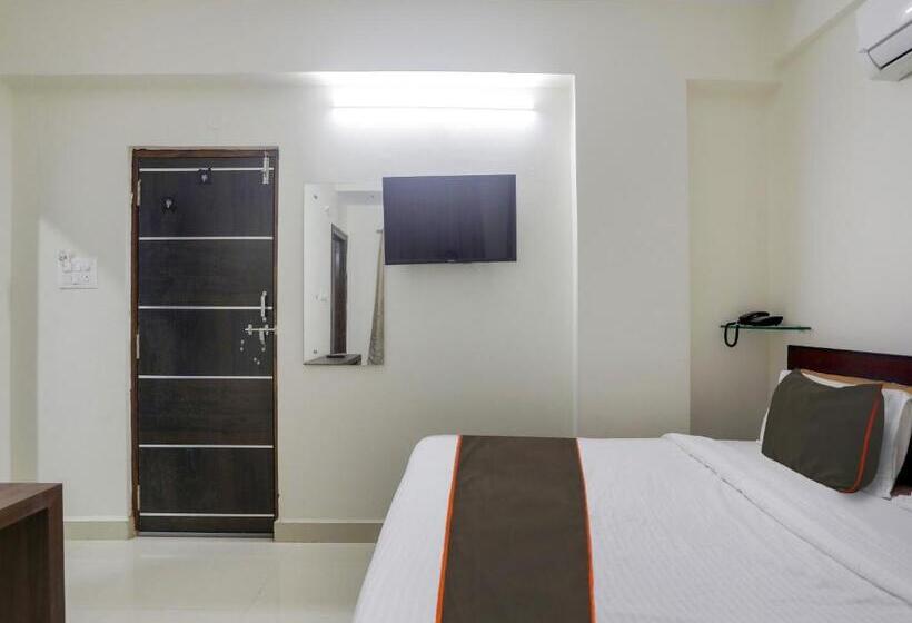اتاق کلاسیک سه تخته, Collection O Svs Grand Guest House