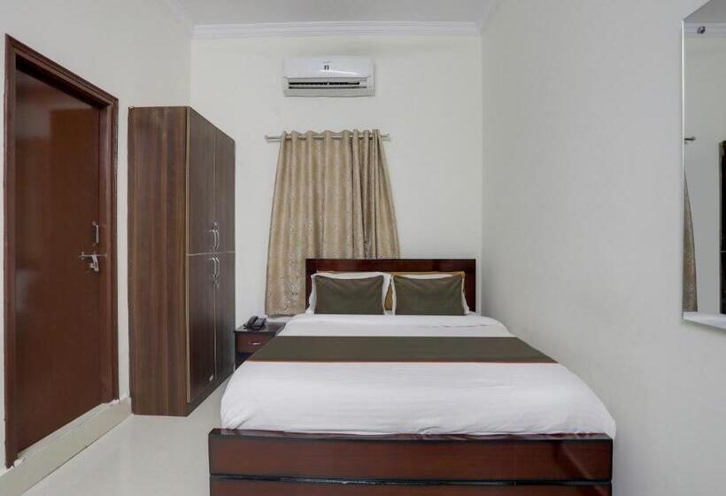 اتاق کلاسیک سه تخته, Collection O Svs Grand Guest House