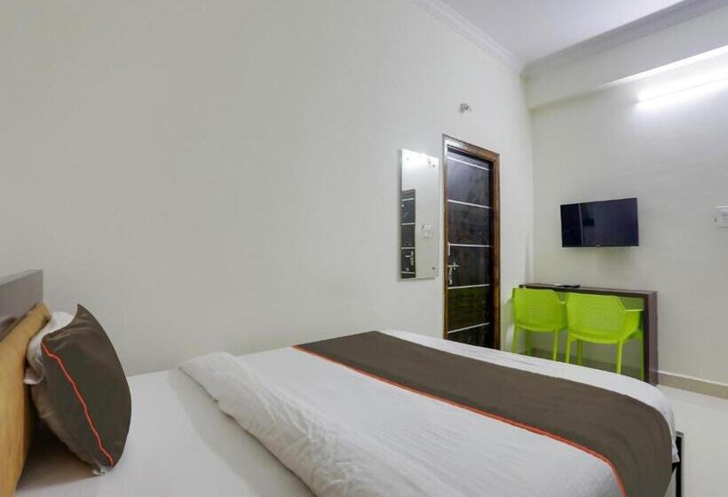 اتاق کلاسیک سه تخته, Collection O Svs Grand Guest House