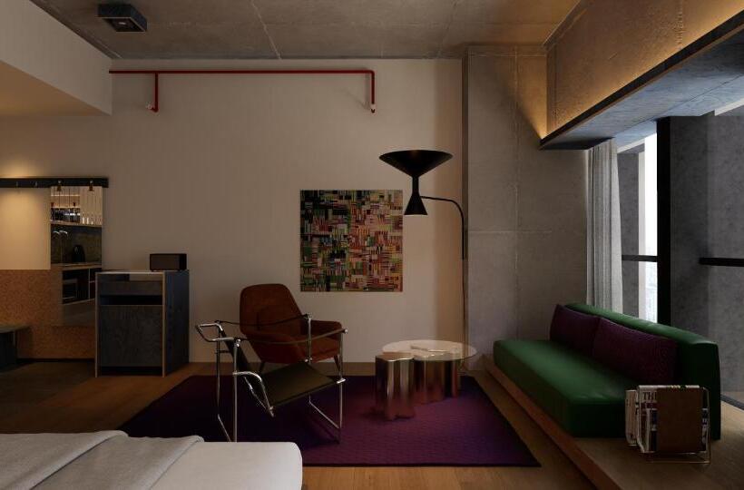 Президентский Люкс, 彼厅酒店hotel In Between