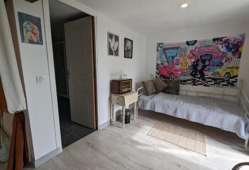 Семейный Номер, Guestroom Bouges Le Château, 1 Pièce, 3 Personnes   Fr 1 591 536