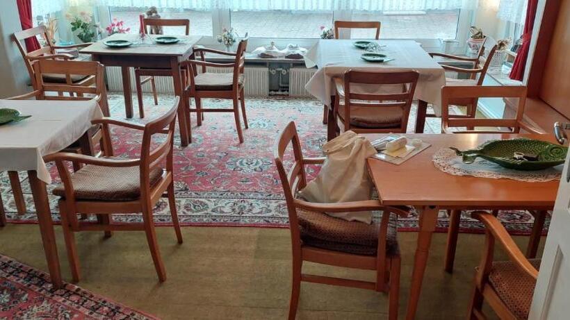 اتاق لوکس, Haus Deitje