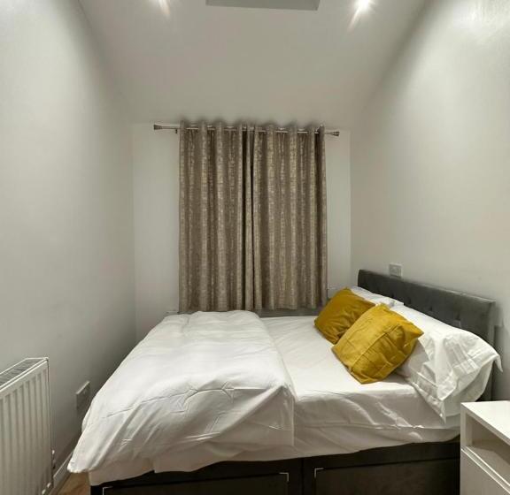 Студия Deluxe, Keedonwood Road Bromley, Rooms With Free Wifi