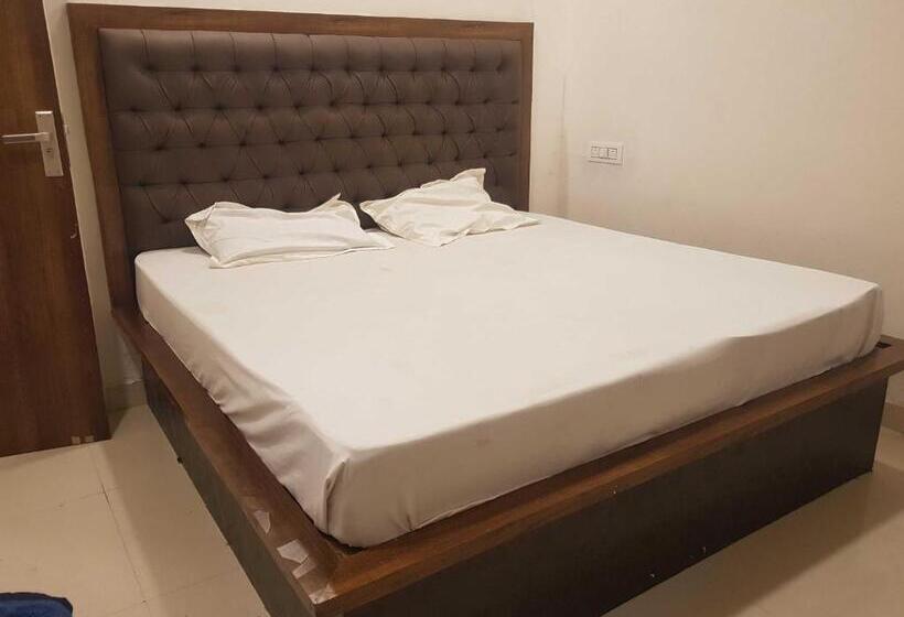 Háromágyas Classic Szoba, Oyo Flagship 81224 Hotel Stars