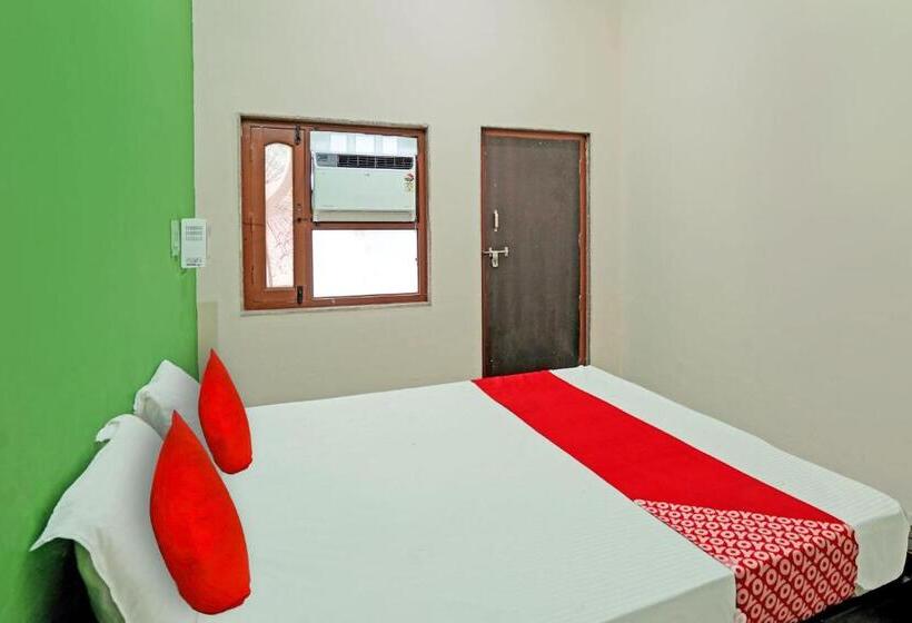 Трехместный Номер Классика, Oyo Flagship 81535 Hotel Krishna Vandanam