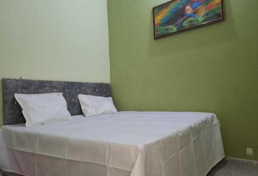 Трехместный Номер Классика, Oyo Hotel Yes Inn
