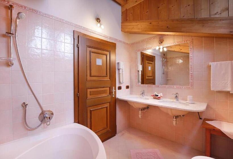 سوییت جونیور با بالکن, Park Hotel Leonardo