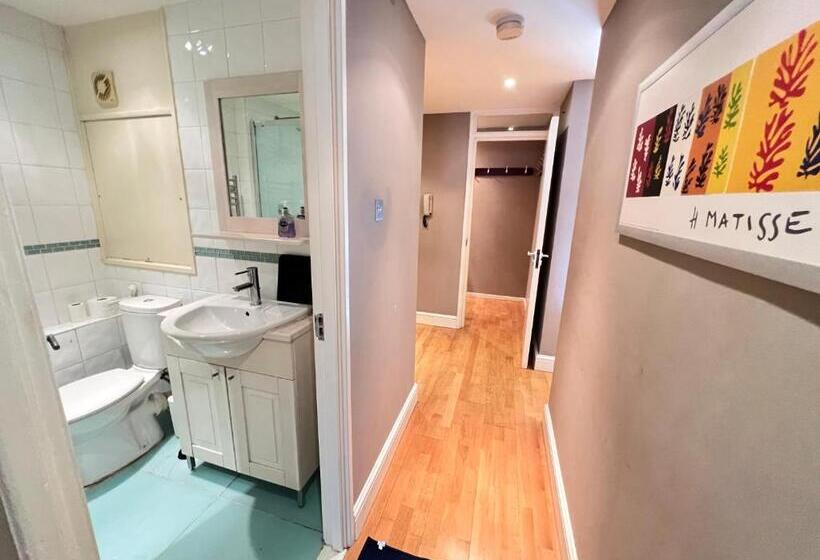 شقة بغرفة نوم واحدة, Great River Thames View Entire Apartment In The Most Central London